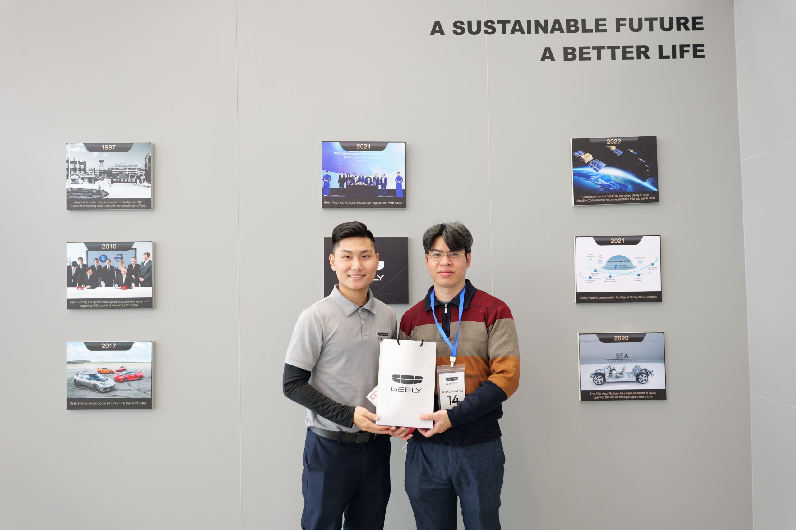 Những món quà độc quyền Geely Nguyễn Văn Trỗi tri ân khách hàng 